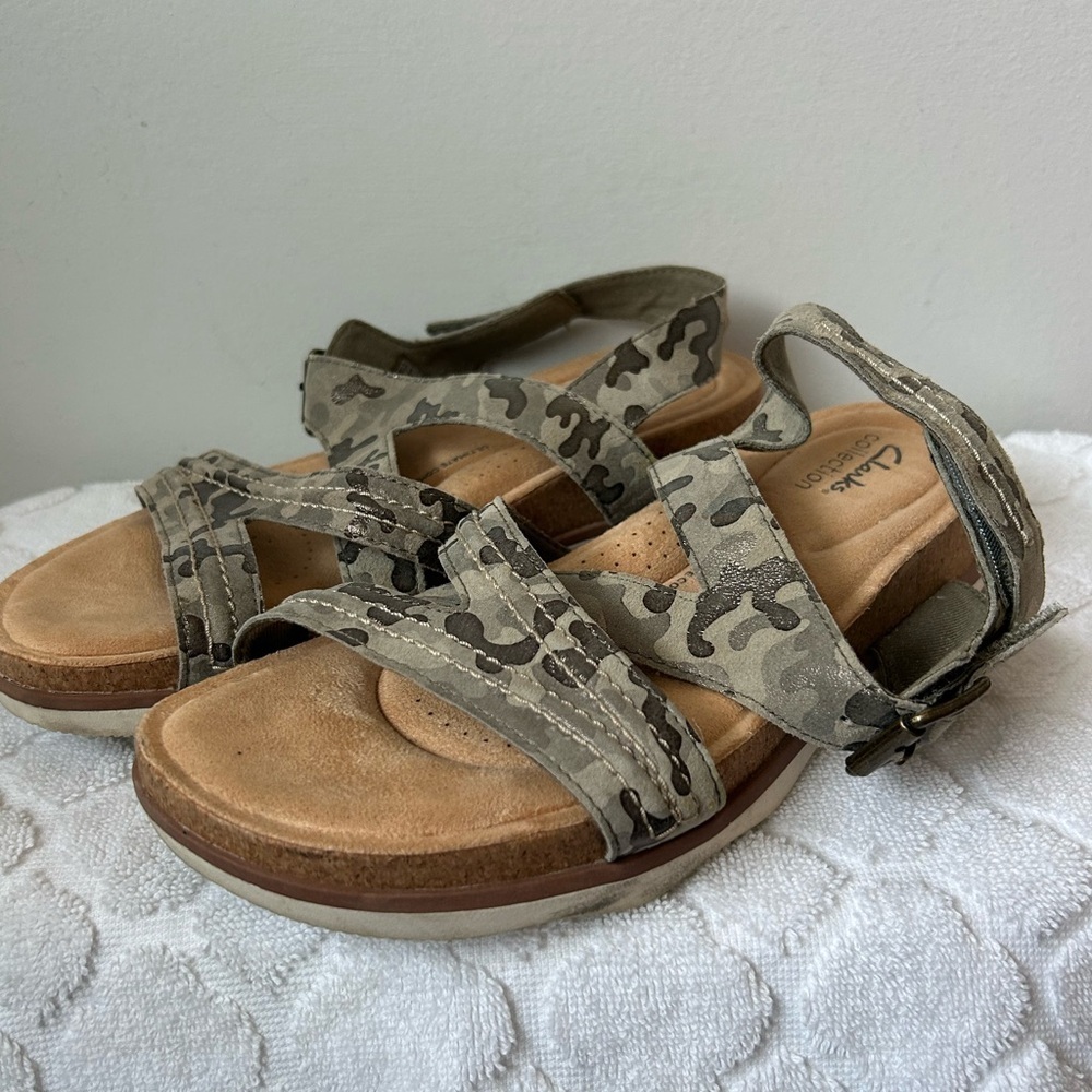 Clarks Sandals Womens Size 9  Brynn Step Gray Camo Shimmery Slingback Strappy